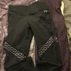 Victoria’s Secret gray capri leggings